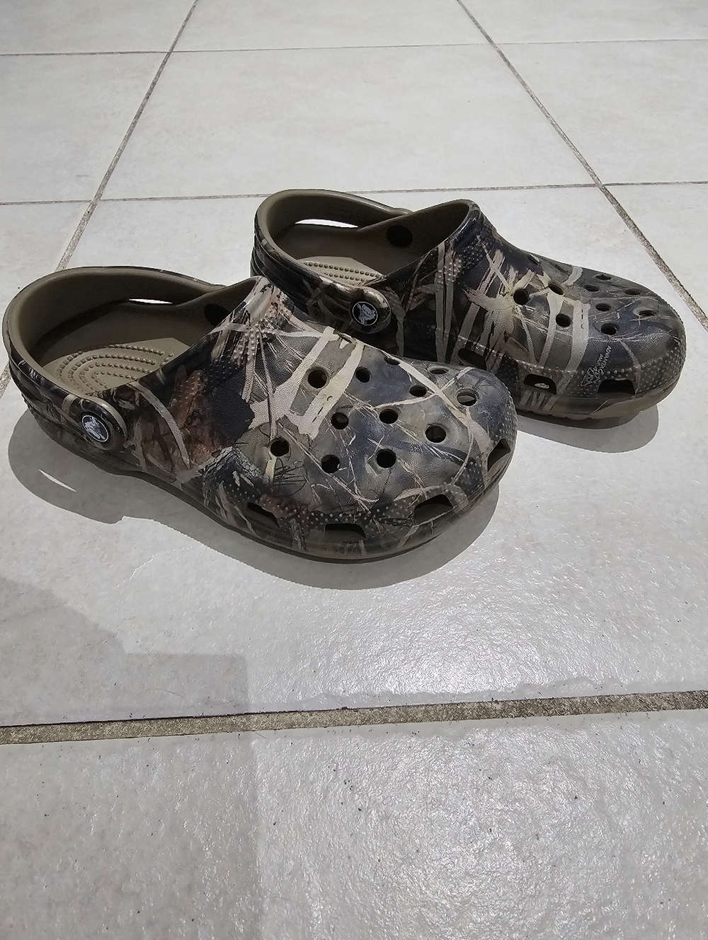 Kids RealTree Classic Crocs - Picture 4 of 5